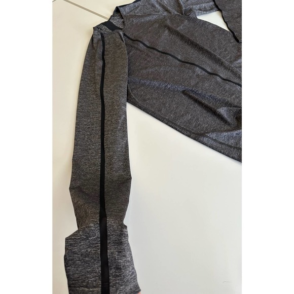 Women NWOT Nike XL stylish cool workout top athletic shirt, runs small fit mash - Picture 5 of 14